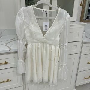 White Dress with pearls, never worn!